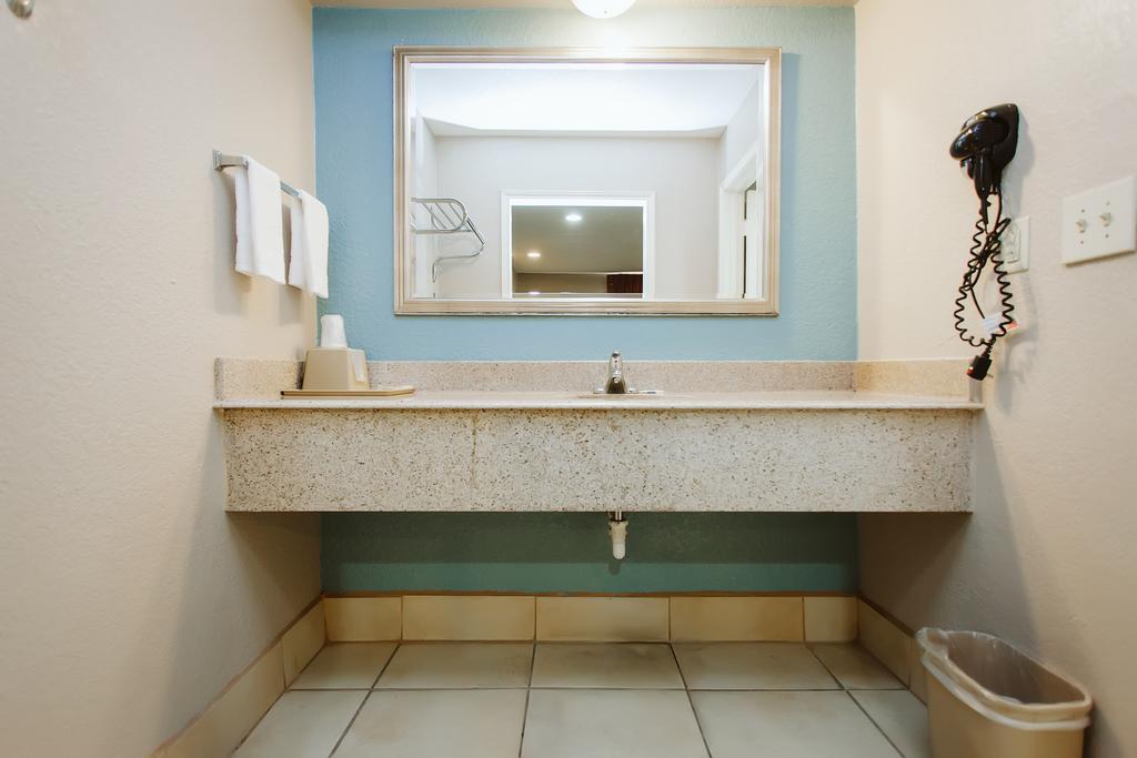 Regency Inn - Channelview Dış mekan fotoğraf